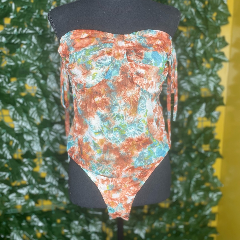 Brown & blue body suit. Detachable sleeves.